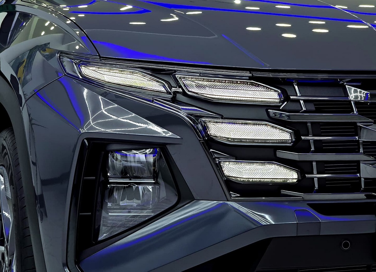 Hyundai Tucson Hybrid 2025 chính thức ra mắt giá 900 triệu đồng: Đại chiến Mazda CX-5 và Honda CR-V