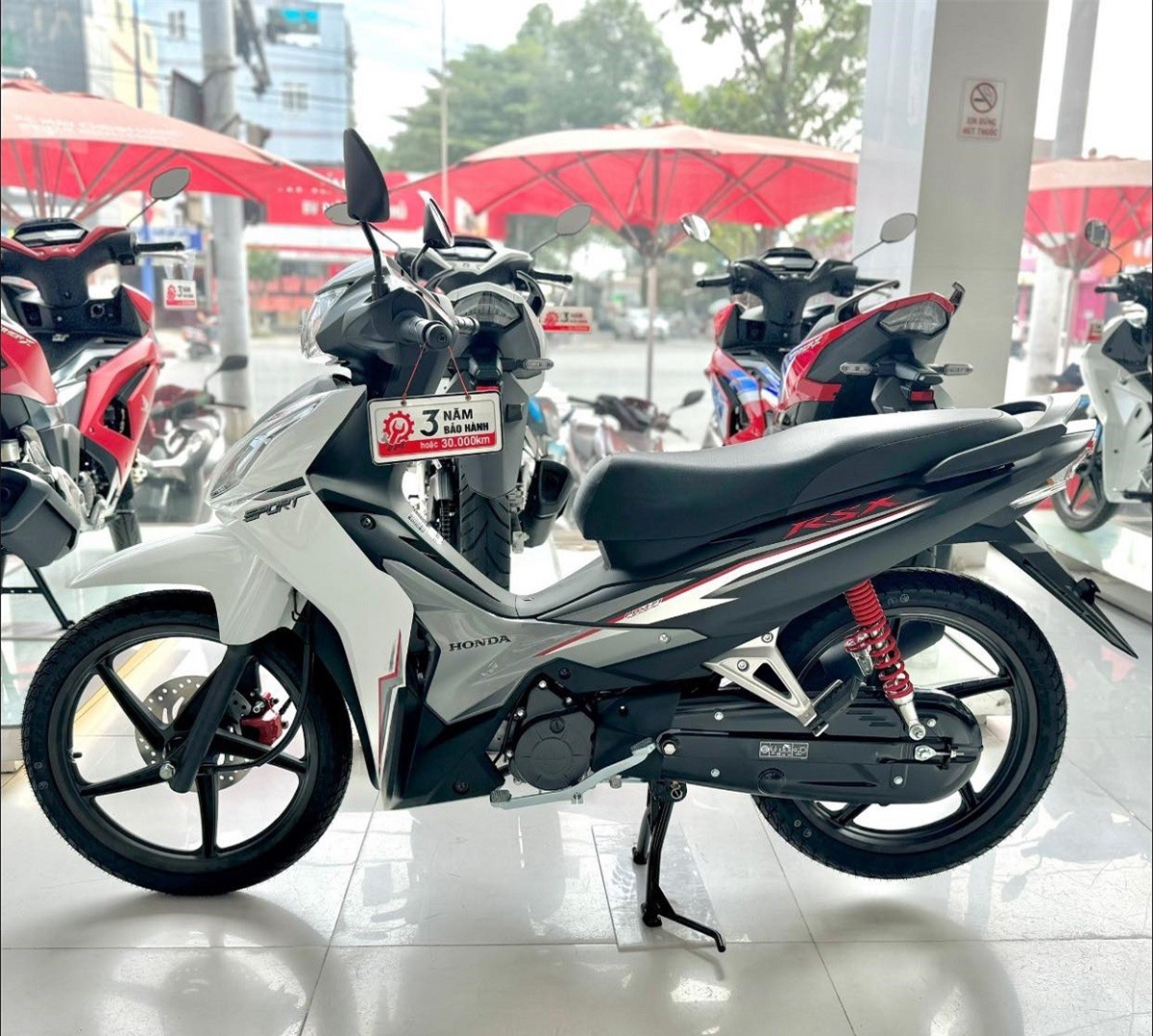 Bảng giá xe Honda Wave RSX FI 2025 cuối tháng 4/2025: Giảm cực mạnh, rẻ áp đảo Wave Alpha và Future