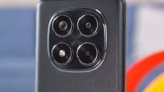 Đây là đối thủ giá rẻ của vua tầm trung Galaxy A56, cực bén với camera 200MP ngang Galaxy S25 Ultra