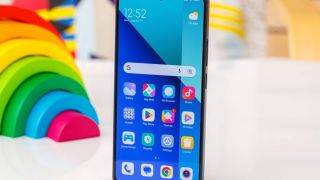 Vua giá rẻ Redmi Note 13 chỉ 3,6 triệu, màn hình mượt như iPhone 16 Pro Max, nhiếp ảnh xịn kém gì Galaxy S22 Ultra