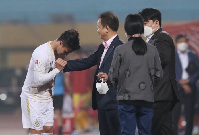 Tin bóng đá tối 23/6: Công Phượng tạo địa chấn ở Yokohama FC; Xong vụ Quang Hải tái hợp bầu Hiển