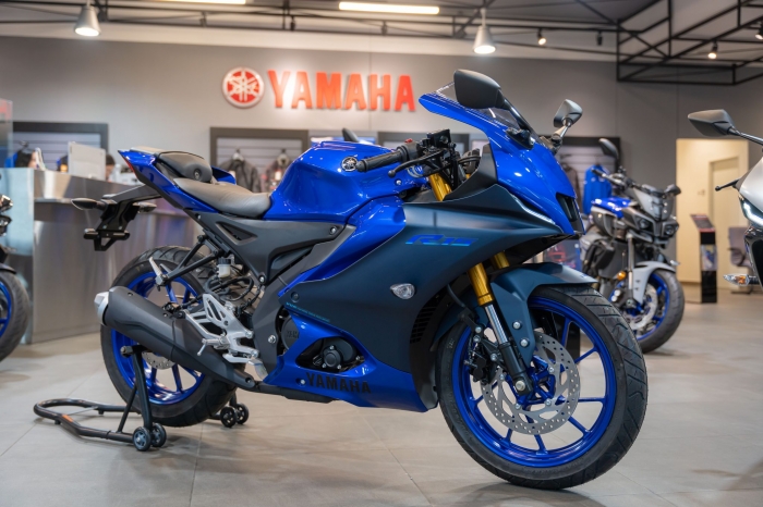 yamaha-r15-2